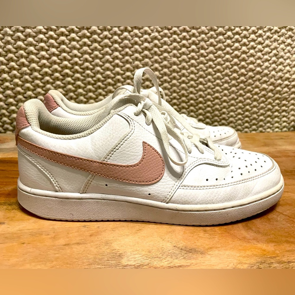 Nike sneakers, women’s 8.5